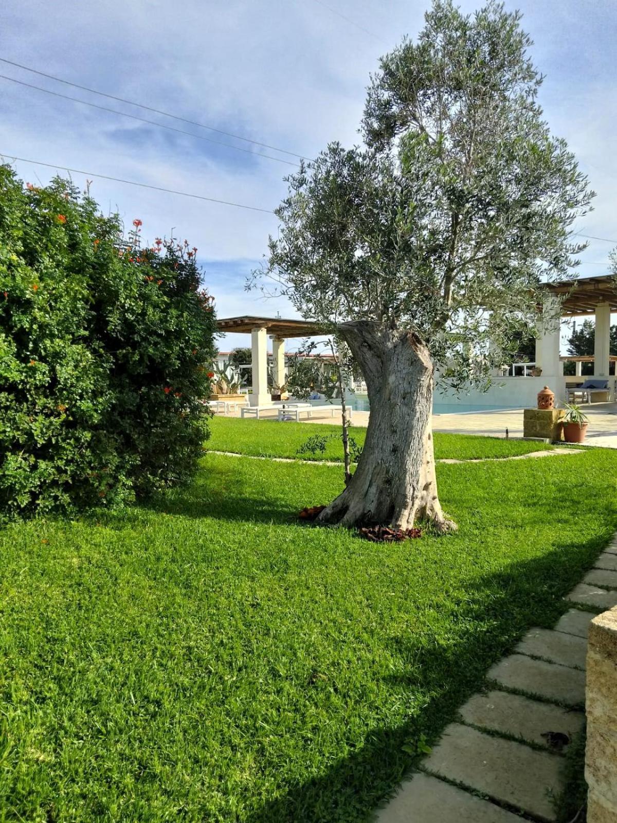 Borgo Rosso Terra Aparthotel Gallipolli Exteriör bild
